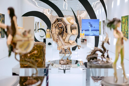 inside-gen-z-artist-yanran-chen’s-dazzling-debut-solo-exhibition-in-beijing